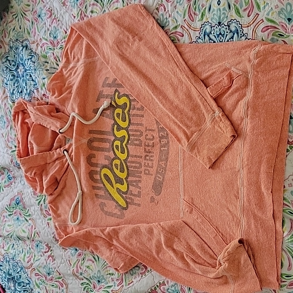 Womens tshirt hoodie Reeses